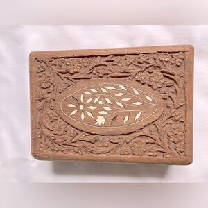 VINTAGE Bone Inlaid Wood Box with Flowers and Leaves Carving